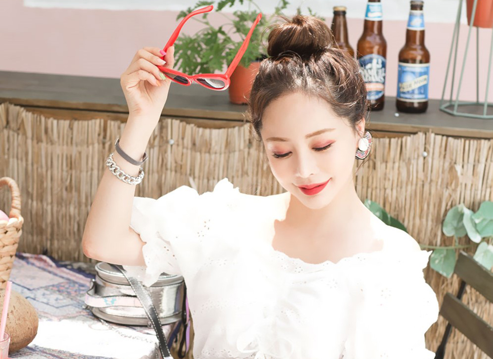 Trang điểm Hàn Quốc sương sương với bộ đồ nghề Petite Lael cho các nàng thích “du hí”