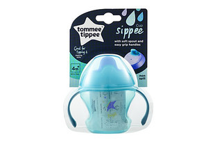 Bình Tập Uống Có Vòi Tommee Tippee First Sippee 150ml Cho Bé Từ 04 Tháng Màu Xanh Lá