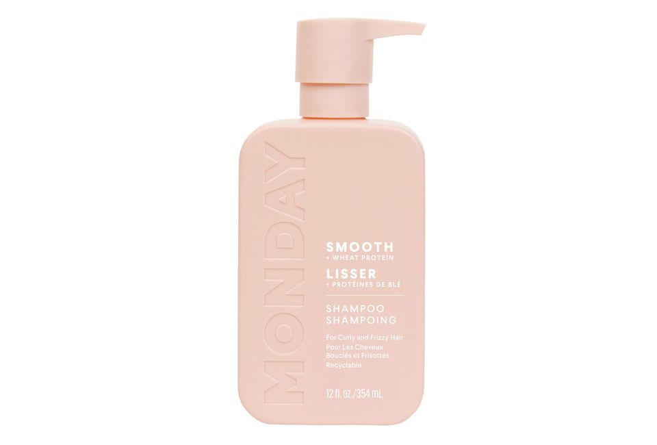 Dầu Gội MONDAY SMOOTH Dành Cho Tóc Dợn Sóng, Xoăn, Khó Vào Nếp 354ml, có công thức chứa protein lúa mì giúp làm mượt và định hình tóc, lý tưởng cho tóc xoăn và dễ rối.