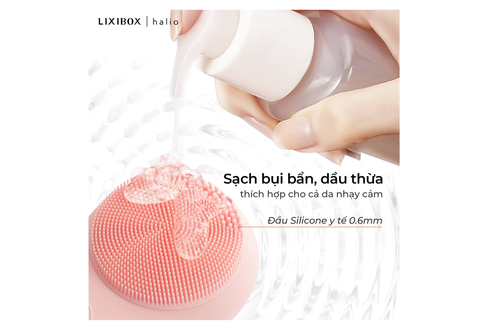 Máy Rửa Mặt Massage Tích Hợp Liệu Pháp Ánh Sáng và Nhiệt Halio Multi-task Cleansing & Massaging Device với đầu silicone y tế 0.6mm, thích hợp cho da nhạy cảm, giúp làm sạch bụi bẩn và dầu thừa hiệu quả.