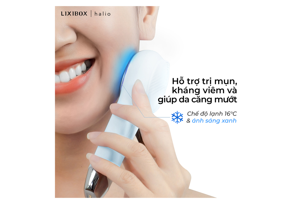 Máy Rửa Mặt Massage Tích Hợp Liệu Pháp Ánh Sáng và Nhiệt Halio Multi-task Cleansing & Massaging Device with Red Blue Light Therapy 5 in 1 hỗ trợ trị mụn, kháng viêm và giúp da căng mướt với chế độ lạnh 16°C và ánh sáng xanh.