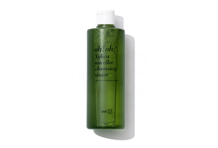 Nước Tẩy Trang oh!oh! Xylica Micellar Cleansing Water Chuyên Sâu Phục Hồi Màng Lipid 500ml trong chai nhựa xanh, nhẹ nhàng làm sạch và phục hồi cho làn da.