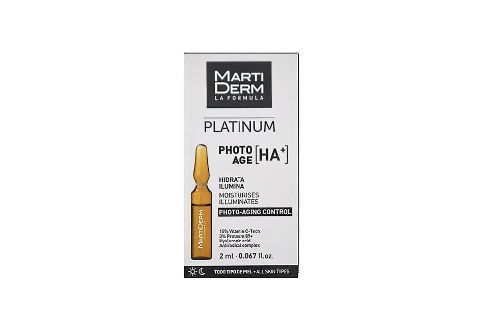 Hộp sản phẩm Hộp 1 ống Ampoule chống lão hóa Martiderm Platinum Photo Age HA+, chứa 15% Vitamin C-Tech, 3% Protein 8%, và Hyaluronic acid, điều chỉnh lão hóa do ánh sáng.