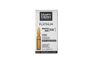 Hộp sản phẩm Hộp 1 ống Ampoule chống lão hóa Martiderm Platinum Photo Age HA+, chứa 15% Vitamin C-Tech, 3% Protein 8%, và Hyaluronic acid, điều chỉnh lão hóa do ánh sáng.