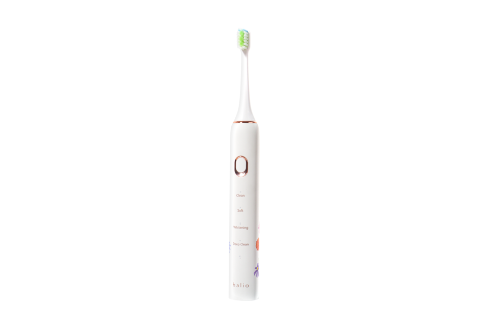 Bàn chải điện Halio Sonic SmartClean Electric Toothbrush C’est Lavie với thiết kế hiện đại và các chế độ làm sạch khác nhau: Clean, Soft, Whitening, Deep Clean, mang lại trải nghiệm đánh răng hiệu quả và thoải mái.