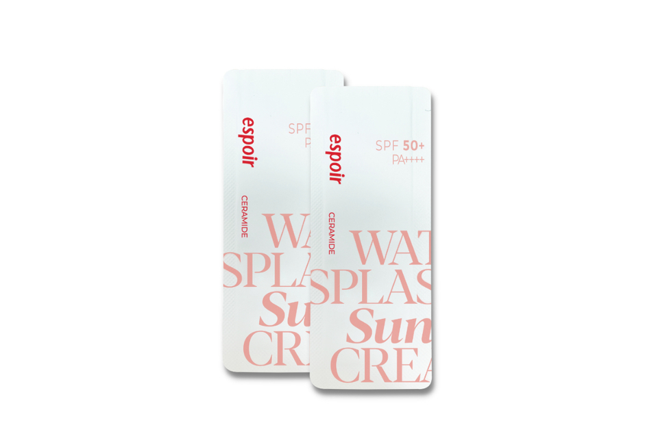 Kem Chống Nắng Espoir Water Splash Sun Cream 1ml, với chỉ số SPF 50+ PA++++, bảo vệ da khỏi tác hại của tia UV đồng thời cung cấp độ ẩm cần thiết. Sản phẩm đến từ thương hiệu Espoir, nổi bật với thiết kế thanh lịch và chức năng vượt trội.