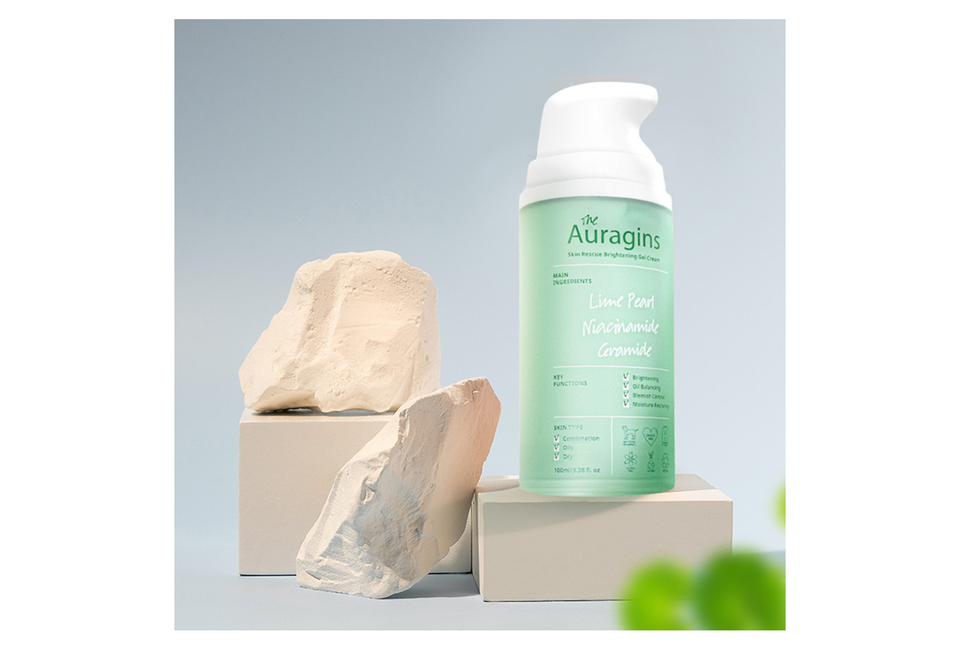 Gel dưỡng ẩm ngừa mụn, giảm thâm The Auragins Skin Rescue Brightening Gel Cream 100ml, với thành phần chính là Lime Pearl, Niacinamide và Ceramide, giúp cân bằng dầu, làm sáng và cung cấp độ ẩm cho da. Sản phẩm thích hợp cho da hỗn hợp, dầu và khô.