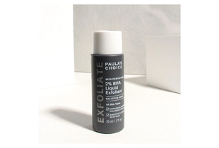 Dung Dịch Paula's Choice Skin Perfecting 2% BHA Liquid Exfoliant Tẩy Da Chết 30ml giúp làm sạch lỗ chân lông, mụn hiệu quả và cải thiện sắc tố da.