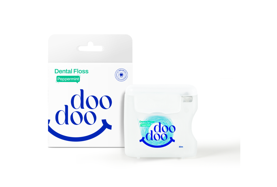 Chỉ Nha Khoa Doodoo Dental Floss 30m vị bạc hà, giúp làm sạch hiệu quả giữa các kẽ răng. Thiết kế tiện lợi với bao bì thân thiện, thích hợp cho việc chăm sóc răng miệng hàng ngày.