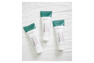 Sữa rửa mặt Beausta Cicarecipe Cleansing Foam 100ml được trình bày với ba tuýp màu trắng và xanh ngọc, nằm trên nền trắng sáng, mang đến cảm giác nhẹ nhàng và tươi mát.