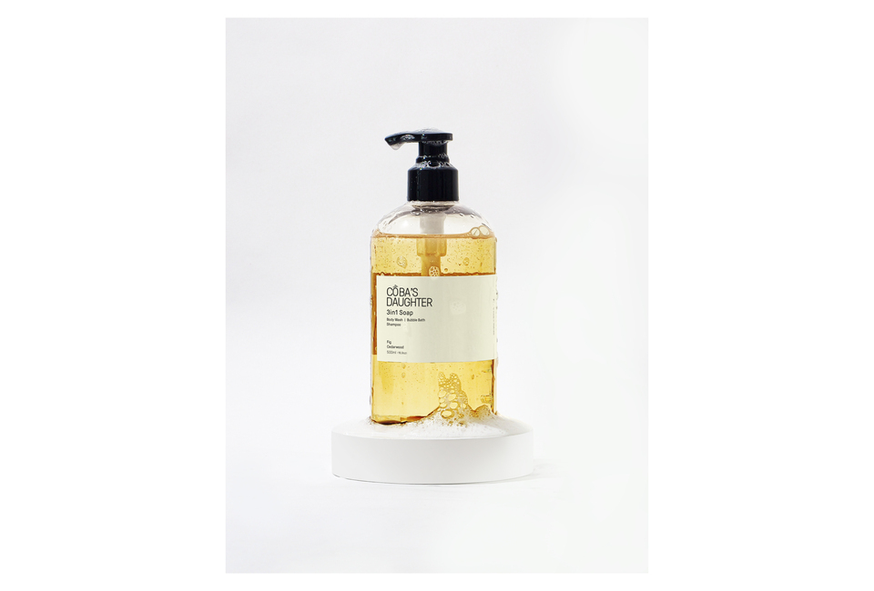 Gel Tắm Gội, Tắm Bồn CoBa's Daughter Bodywash, Shampoo and Bubble Bath 3in1 500ml - Fig & Cedarwood có thiết kế hiện đại cùng mùi hương dễ chịu, phù hợp cho việc tắm gội hàng ngày, mang lại sự sạch sẽ và thư giãn.