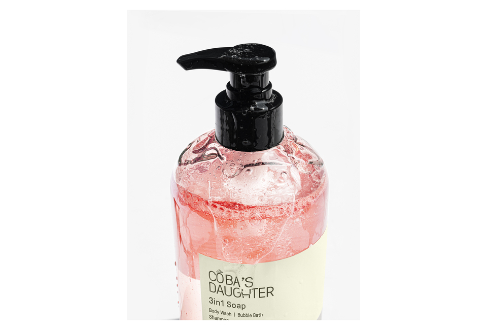 Gel Tắm Gội, Tắm Bồn CoBa's Daughter Bodywash, Shampoo and Bubble Bath 3in1 500ml với hương bưởi và khuynh diệp mang lại trải nghiệm tắm gội thư giãn và sảng khoái. Chai có thiết kế tiện lợi và dễ sử dụng.