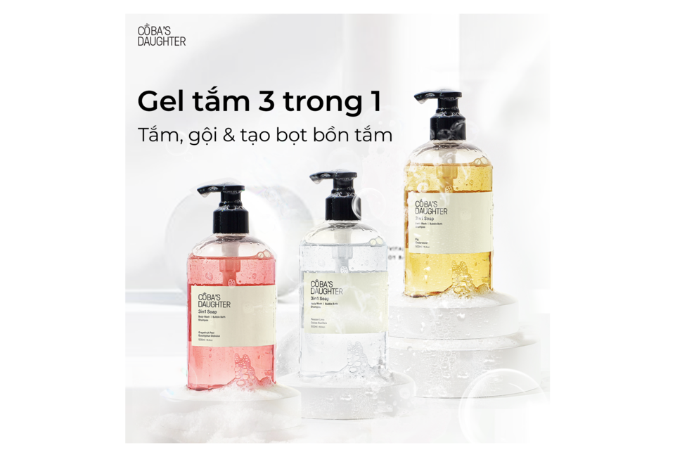 Gel tắm 3 trong 1 CoBa's Daughter, kết hợp tắm, gội và tạo bọt bồn tắm. Ba sản phẩm với hương thơm dễ chịu, lý tưởng cho spa tại nhà. Dung tích 500ml, phù hợp cho mọi loại da.