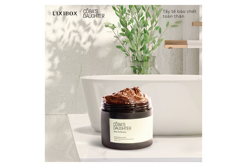 Tẩy Tế Bào Chết Toàn Thân Hương Matcha CoBa’s Daughter Body Exfoliator 300gr, sản phẩm tẩy tế bào chết chiết xuất từ cà phê Robusta, giúp làm sạch và nuôi dưỡng làn da, bề mặt nhẵn mịn hơn.