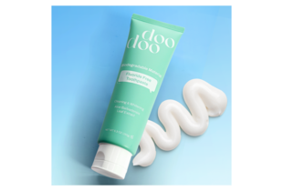 Kem Đánh Răng Doodoo Fluoride Free Toothpaste Làm Trắng Răng 150g vị Bạc Hà với thiết kế bao bì thân thiện, chất liệu phân hủy sinh học, chứa Aloe Barbadensis giúp làm sạch và trắng răng hiệu quả.