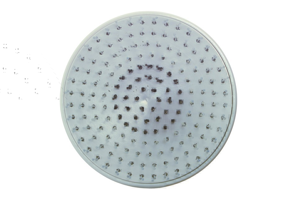 Lược Gội Đầu La Casta Head Spa Bathtime Brush Làm Sạch Lỗ Chân Lông có thiết kế tròn với nhiều đầu cọ nhỏ giúp làm sạch da đầu hiệu quả, mang lại trải nghiệm gội đầu thư giãn.