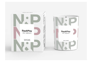 Nến Thơm Take Nap&Play Scented Candle Pine Christmas 130G có thiết kế hiện đại, lý tưởng cho không gian thư giãn. Hương thơm thông tươi mát và dễ chịu, mang lại không khí Giáng sinh ấm áp.