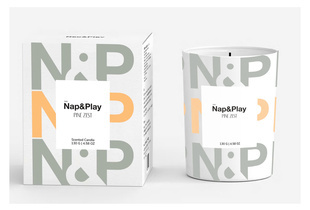 Nến Thơm Take Nap&Play Scented Candle Pine Zest 130G, thiết kế hiện đại với hình ảnh nổi bật và thông tin chi tiết sản phẩm ở phía trước.