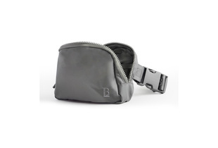 Túi Đeo Chéo Lixibox Belt Bag Grey Beige với thiết kế nhỏ gọn, chất liệu bền và khóa kéo tiện lợi. Phù hợp cho các hoạt động ngoài trời và đi chơi.