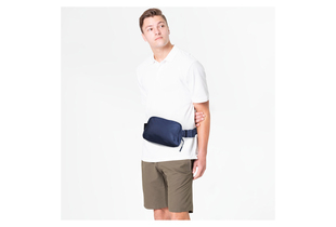 Túi Đeo Chéo Lixibox Belt Bag - Ocean Blue, kiểu dáng năng động, phù hợp cho cả nam và nữ, dễ dàng phối đồ với trang phục thường ngày.