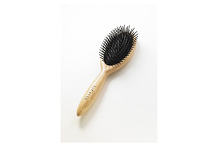 Lược Gỗ Massage Gỡ Rối La CASTA Head Spa Massage Brush với thiết kế tay cầm gỗ và đầu lông bàn chải mềm mại, hoàn hảo cho việc gỡ rối và massage da đầu, mang lại cảm giác thư giãn tối đa.