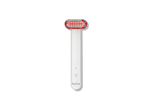 Sản phẩm Halio, thiết bị Combo Làm Mịn và Trẻ Hóa Da, giúp cải thiện tình trạng da, mang lại vẻ đẹp trẻ trung hơn.