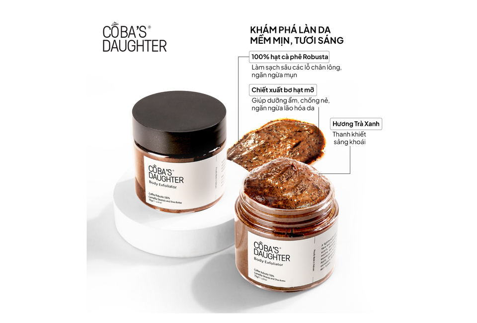 Tẩy Tế Bào Chết Toàn Thân Hương Matcha CoBa’s Daughter Body Exfoliator 70gr giúp làm sạch sâu các chân lông, giúp da mềm mịn và căng bóng. Chứa 100% hạt cà phê Robusta, chiết xuất bơ hạt mỡ, mang lại cảm giác sảng khoái với hương trà xanh.