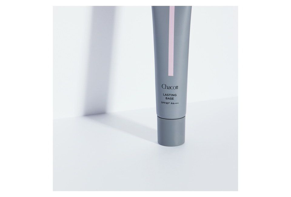 Kem Nền Chống Nắng Chacott Lasting Base SPF 50+ PA+++ 42g Màu 551, với khả năng bảo vệ chất lượng cao và độ bám lâu dài, lý tưởng cho làn da muốn bảo vệ và trang điểm hoàn hảo.