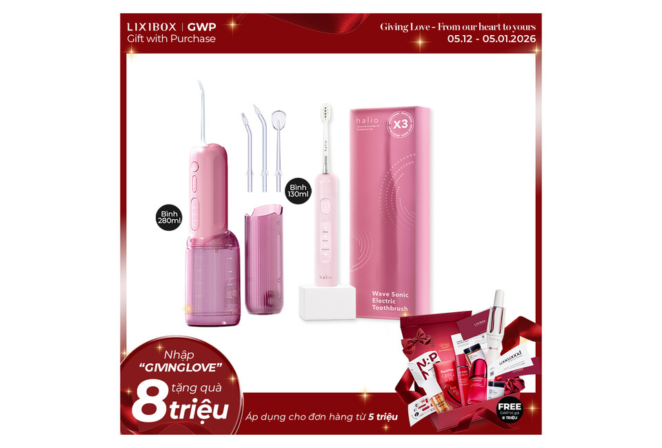 Combo Bật Mood Tự Tin - Pink Whisper bao gồm bàn chải điện Wave Sonic từ Halio, bình nước 280ml và bình 130ml đi kèm các đầu vòi tối ưu cho việc làm sạch và chăm sóc răng miệng, mang đến trải nghiệm tự tin và tiện lợi.