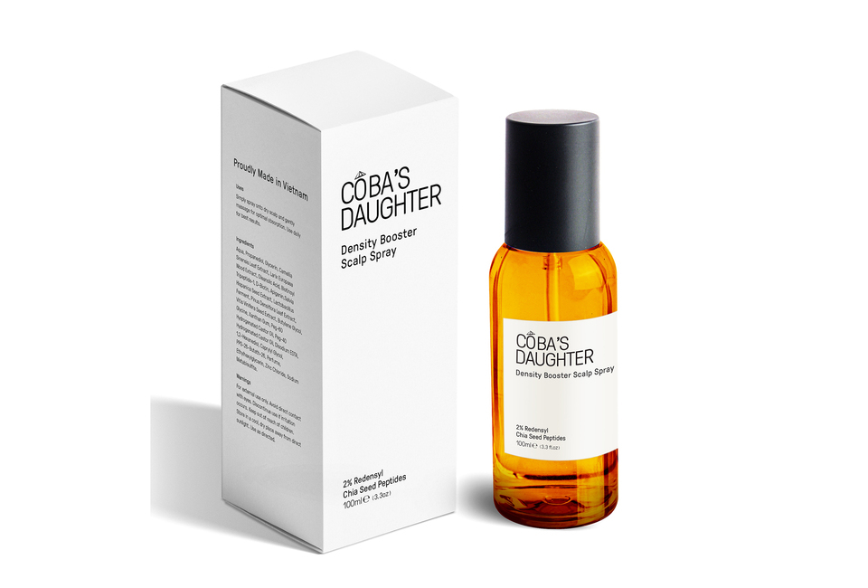Xịt Dưỡng tóc CoBa's Daughter Density Booster Scalp Spray 100ml mang đến giải pháp chăm sóc da đầu hiệu quả, giúp cải thiện độ dày và sức khỏe cho tóc. Sản phẩm chứa 2% Redensyl và Chia Seed Peptides, thích hợp cho mọi loại tóc.