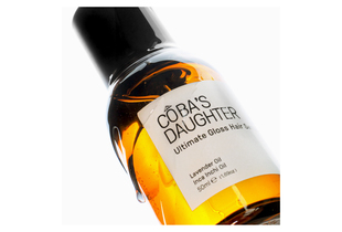 Serum Tóc CoBa's Daughter Ultimate Gloss Hair Serum 50ml với chiết xuất tinh dầu oải hương và dầu Inca Inchi, mang lại bóng mượt, mềm mại cho tóc. Sản phẩm hoàn hảo cho việc chăm sóc tóc hàng ngày.