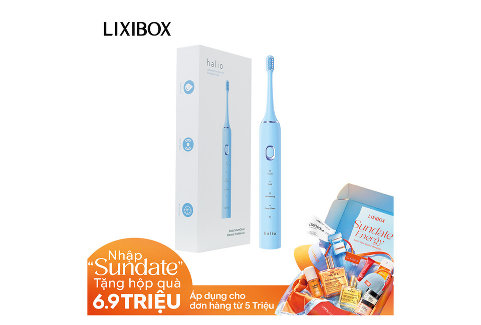 Bàn chải điện Halio Sonic SmartClean Electric Toothbrush Sky Blue đứng cạnh hộp sản phẩm, với các chế độ làm sạch được hiển thị rõ ràng. Màu xanh tươi mát, thiết kế hiện đại và thông minh, hoàn hảo cho việc chăm sóc răng miệng.